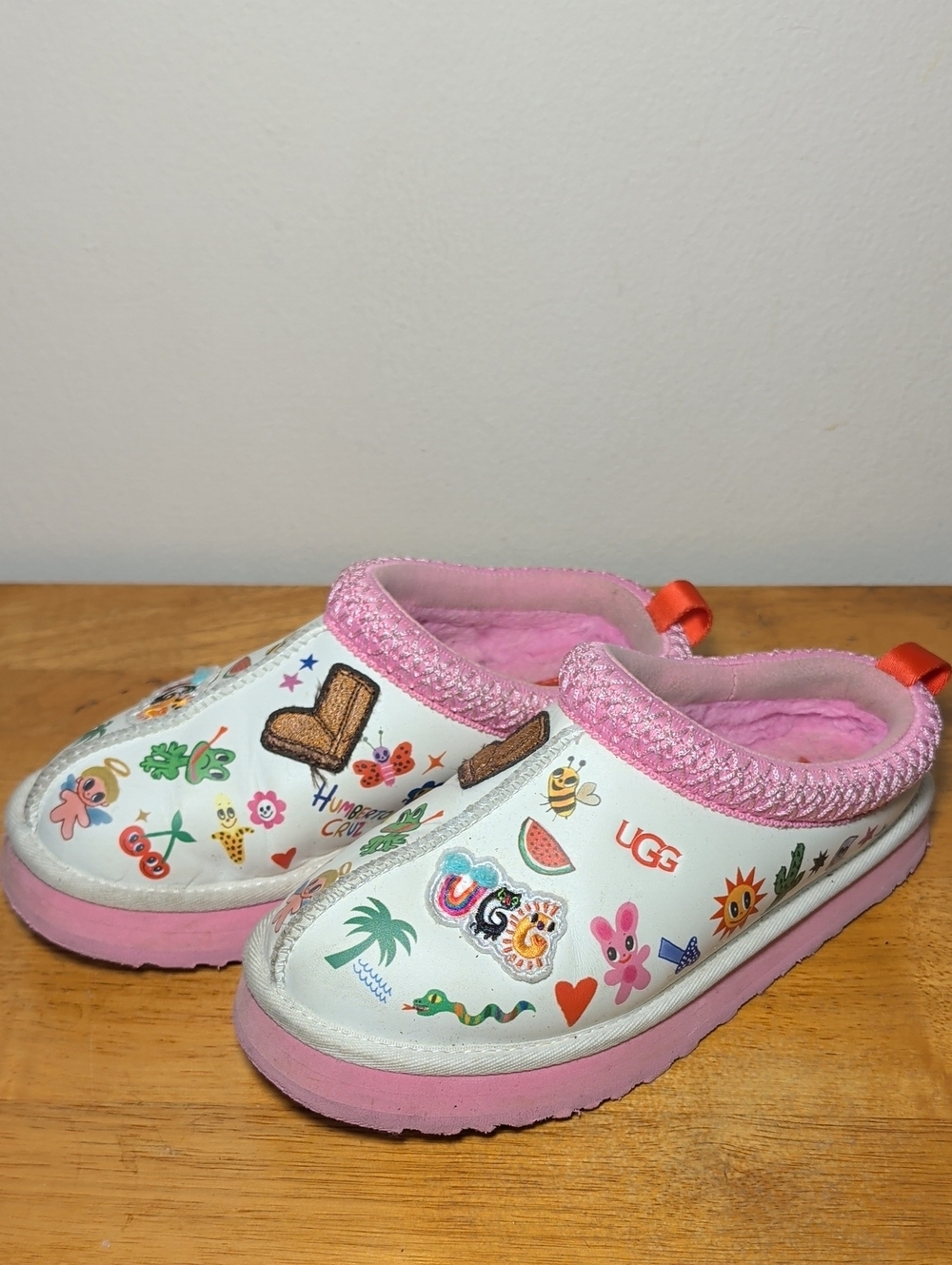 UGG Tazz Pop Sketch Slippers White Leather Colorful Humberto Cruz Girls Size 5
